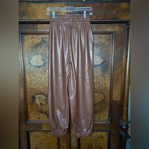 GUC MOTHER- The Curbside Lounger Ankle Pant in Friar Brown. Size XS - Picture 3 of 11